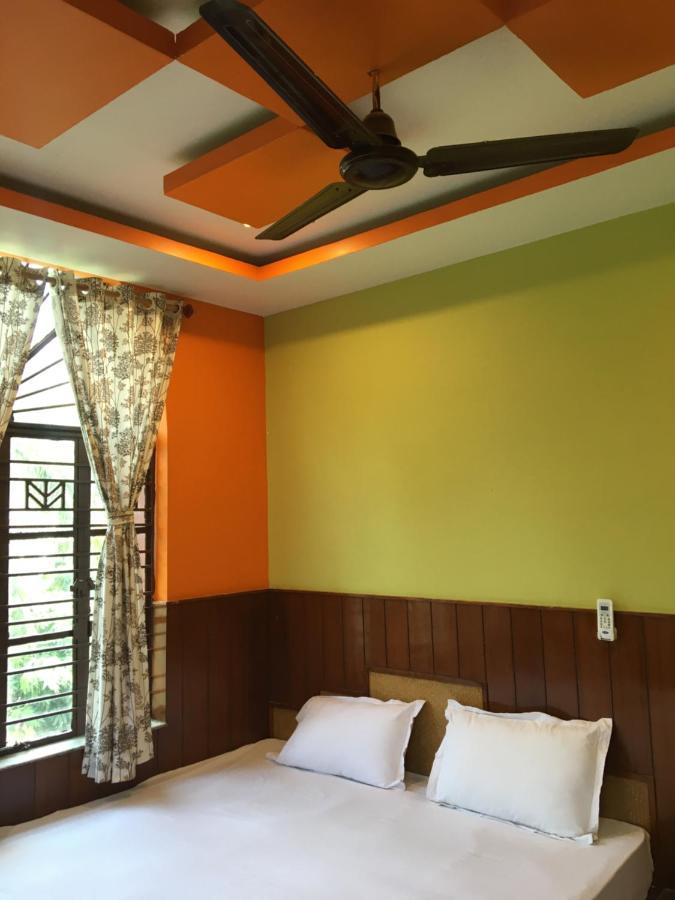 Whispering Woods Inn Bolpur Extérieur photo