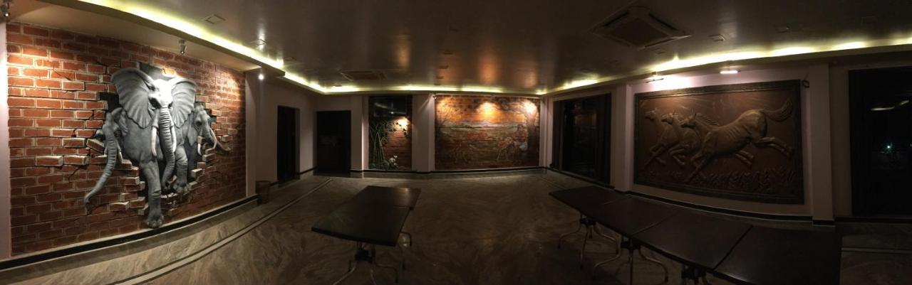 Whispering Woods Inn Bolpur Extérieur photo