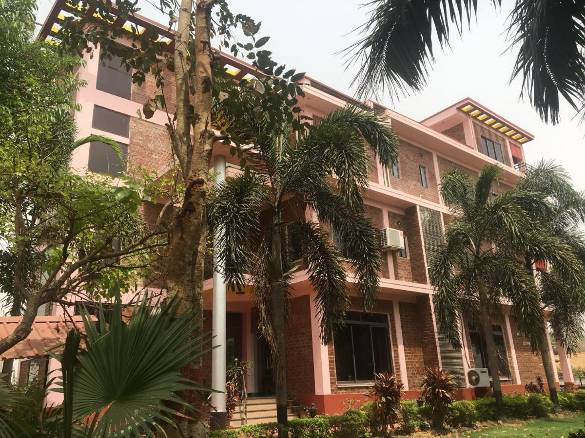 Whispering Woods Inn Bolpur Extérieur photo