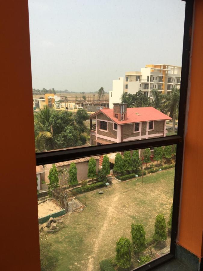 Whispering Woods Inn Bolpur Extérieur photo