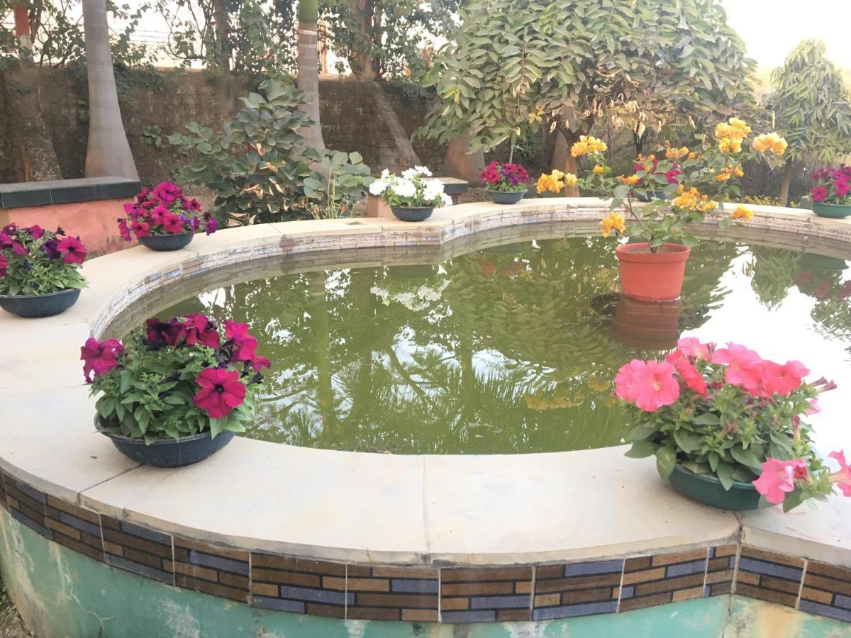 Whispering Woods Inn Bolpur Extérieur photo