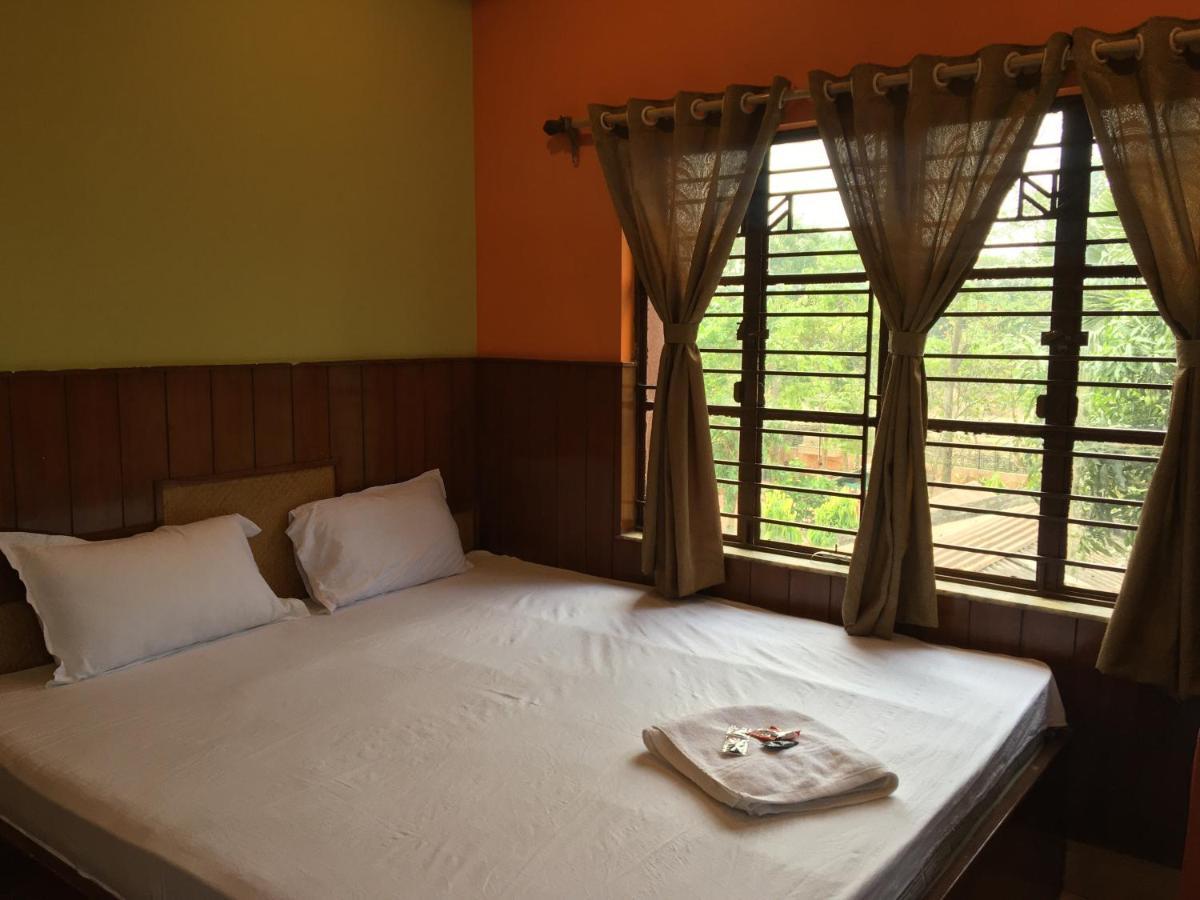 Whispering Woods Inn Bolpur Extérieur photo