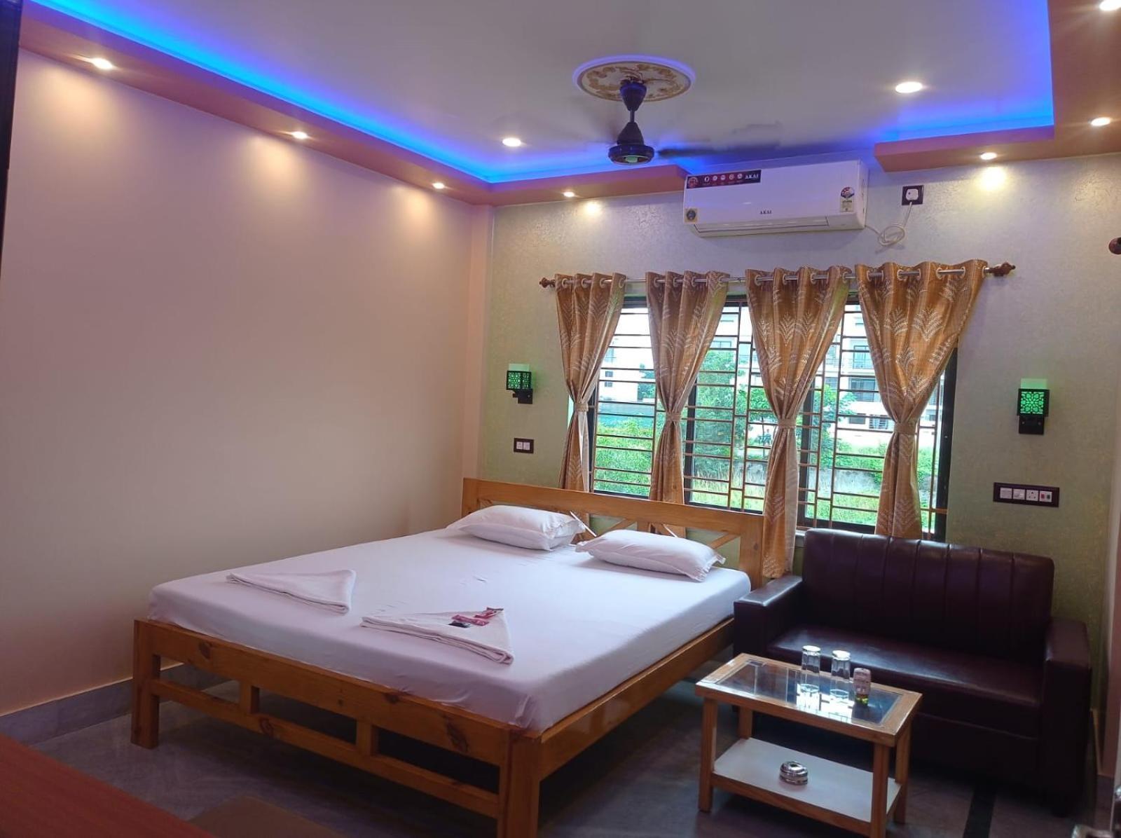 Whispering Woods Inn Bolpur Extérieur photo