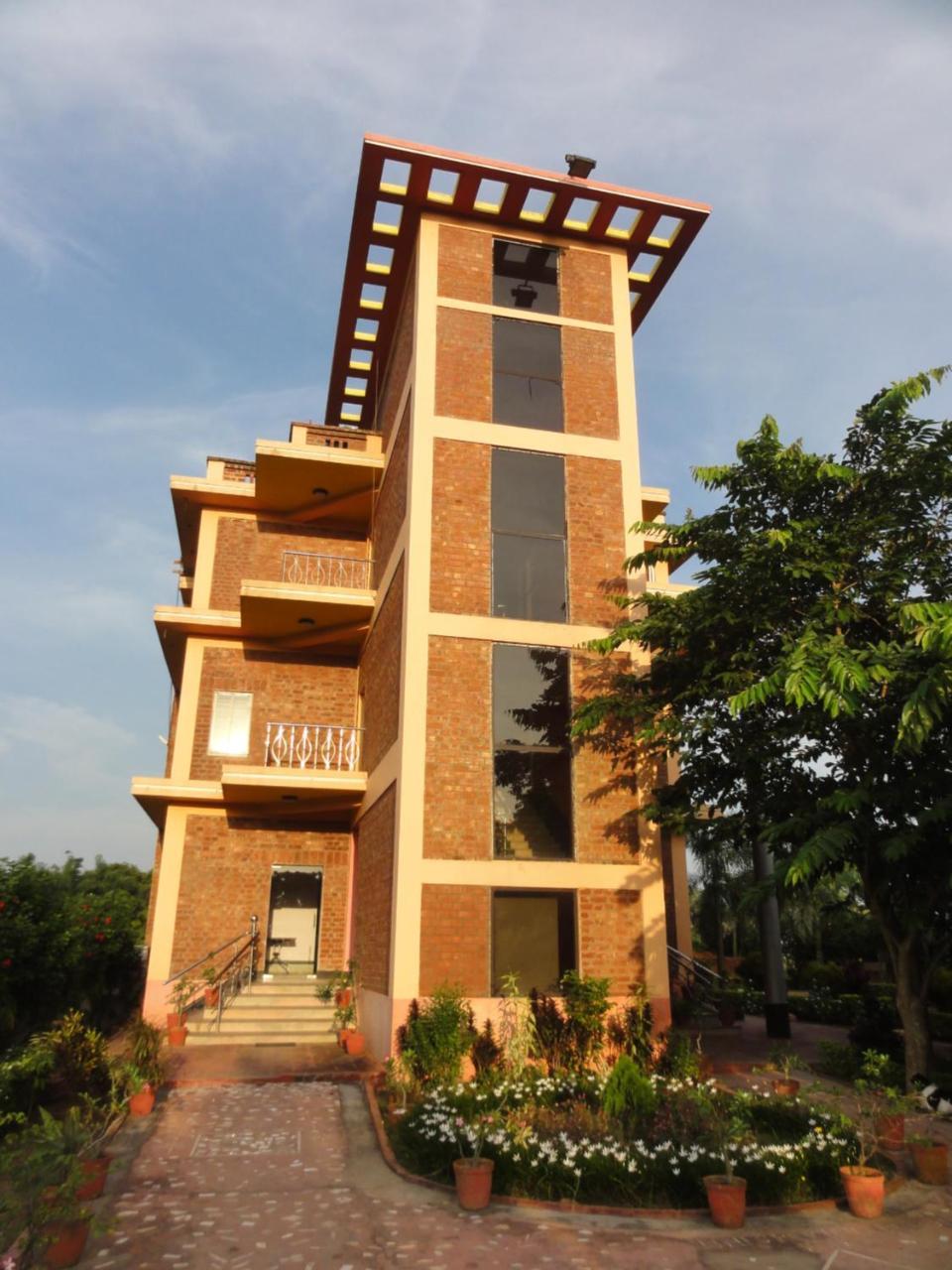 Whispering Woods Inn Bolpur Extérieur photo