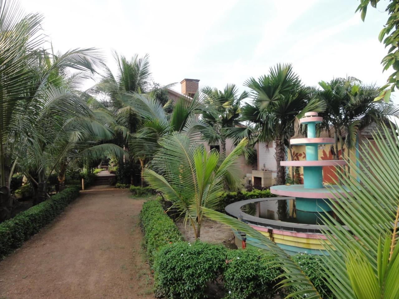 Whispering Woods Inn Bolpur Extérieur photo