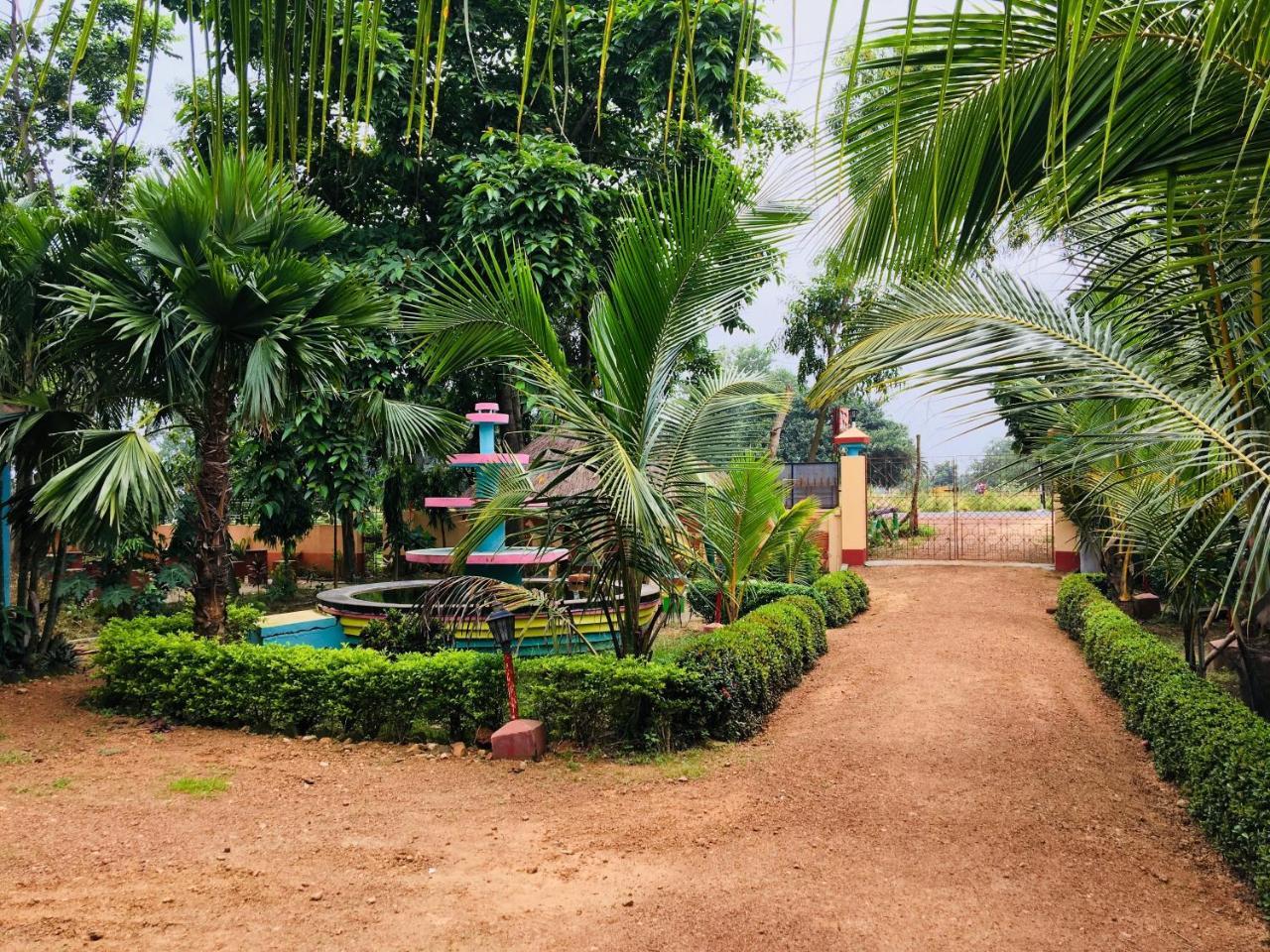 Whispering Woods Inn Bolpur Extérieur photo