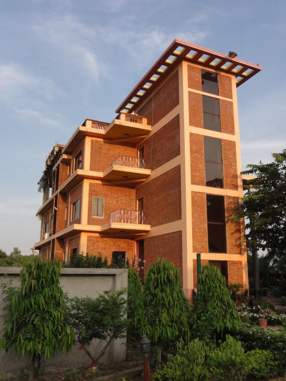 Whispering Woods Inn Bolpur Extérieur photo